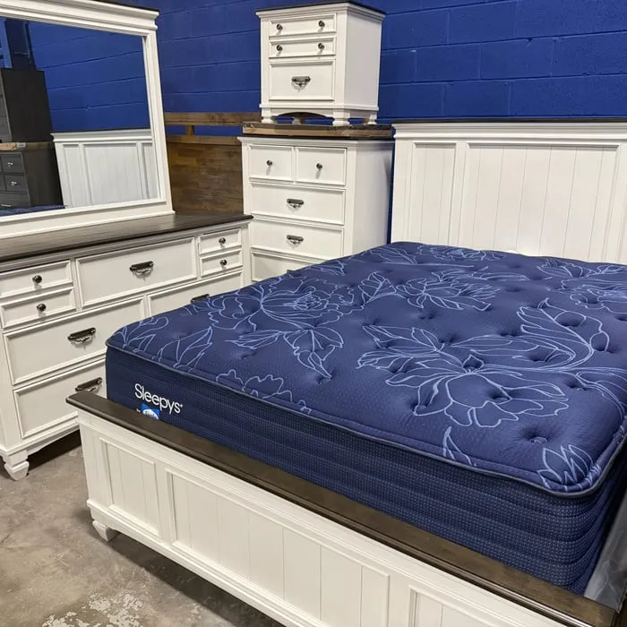Bedroom set at BoxDrop Baltimore